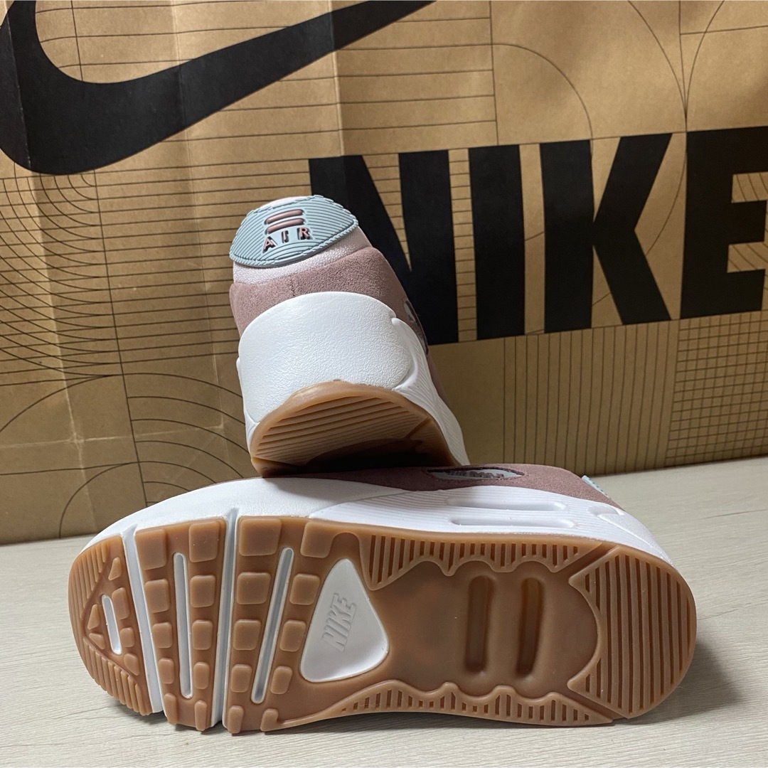 NIKE - 24cm NIKE AIR MAX 90 LV8の通販 by A@'s shop(セール中 NIKE - 24cm NIKE AIR MAX 90 LV8の通販 by A@'s shop(セール中