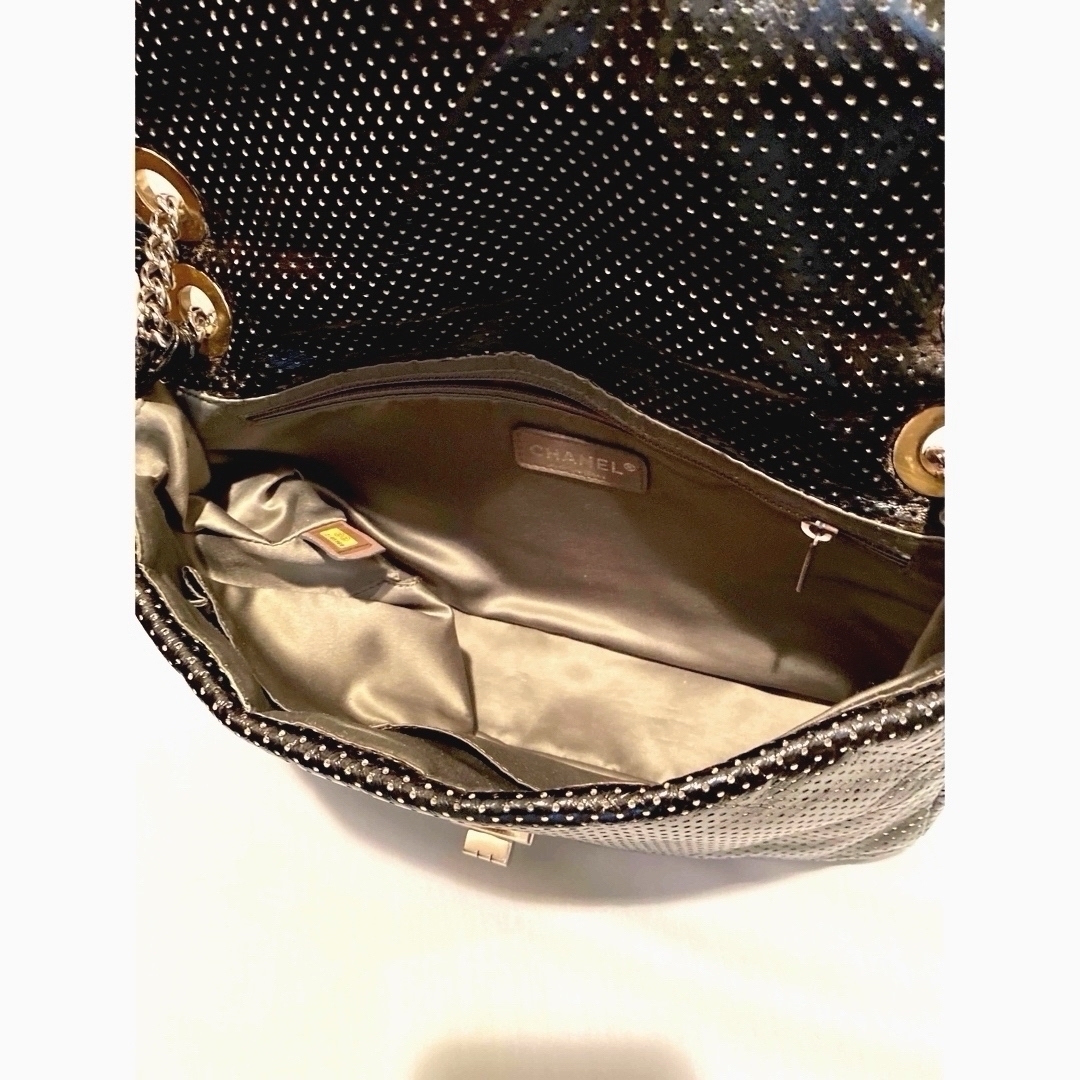 極美品 CHANELパンチング ダブルチェーン 斜め掛けショルダーバッグ 極美品 CHANELパンチング ダブルチェーン 斜め掛けショルダーバッグ