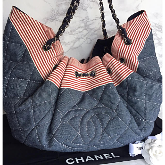 CHANEL(シャネル)の超美品 シャネル 正規品 チェーンバッグ♡ レディースのバッグ(ショルダーバッグ)の商品写真