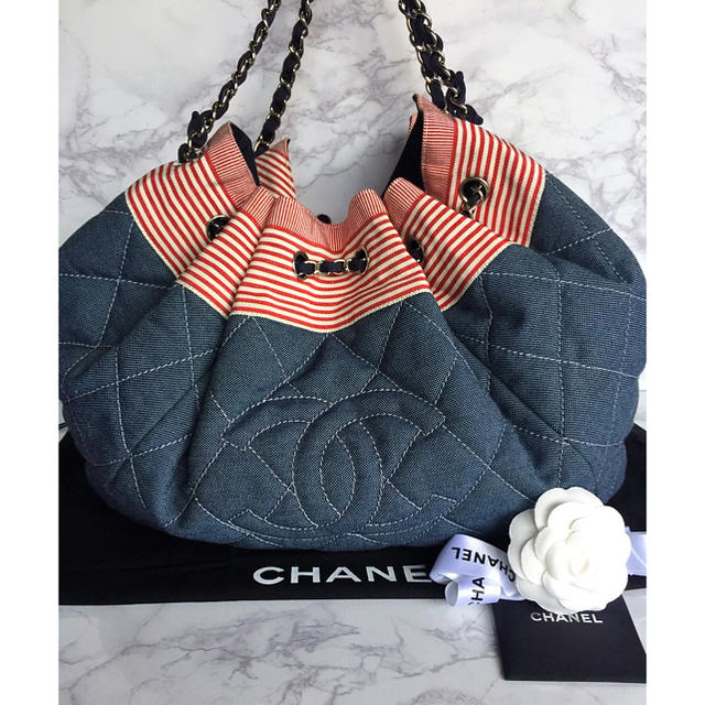 CHANEL(シャネル)の超美品 シャネル 正規品 チェーンバッグ♡ レディースのバッグ(ショルダーバッグ)の商品写真