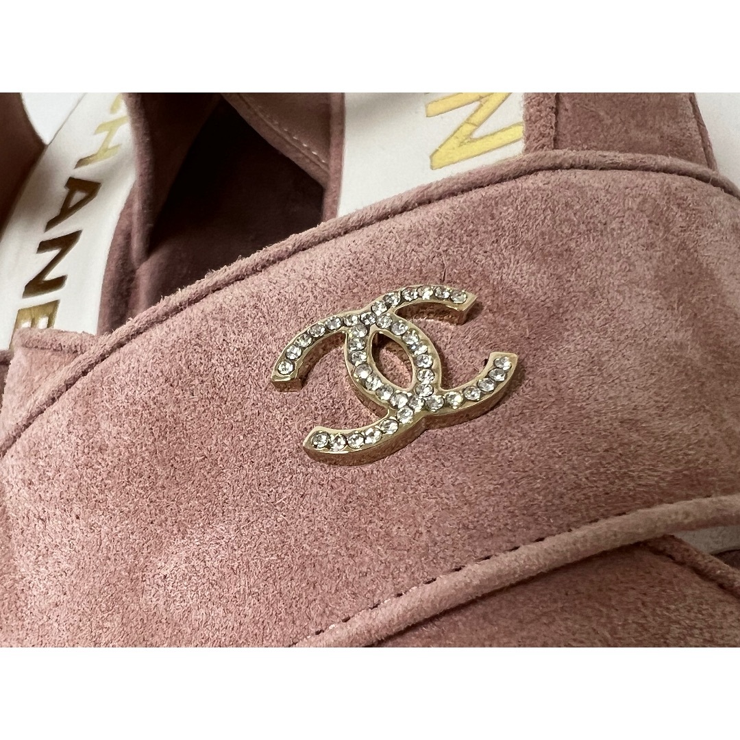 CHANELシャネル★サンダル  シャイニー カーフスキン ピンク Chanel 22 ミニ ハンドバッグ、シャイニー カーフスキン