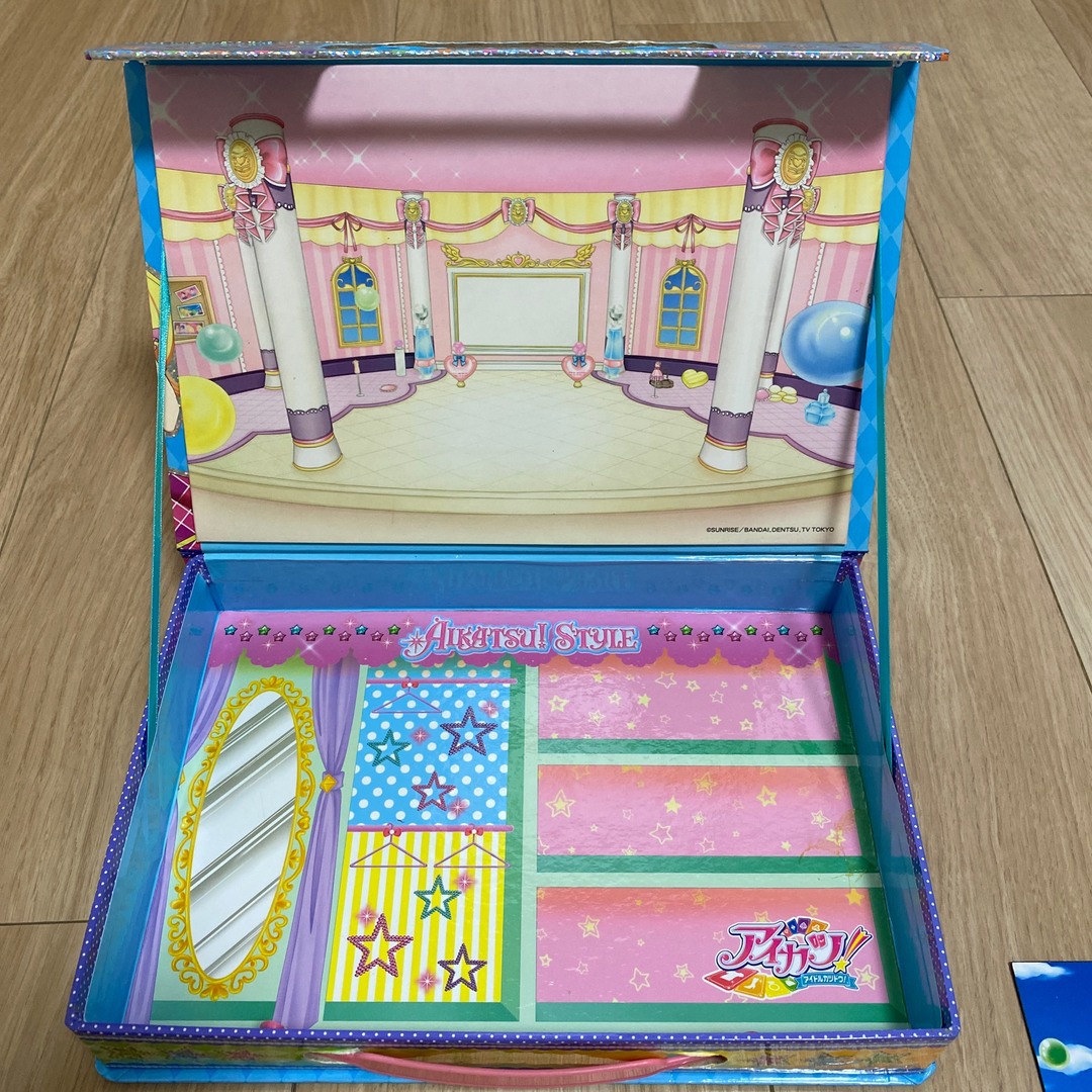 小学館 - 8月8〜18日発送停止しますアイカツ きせかえ 小学館 - 8月8〜18日発送停止しますアイカツ きせかえ