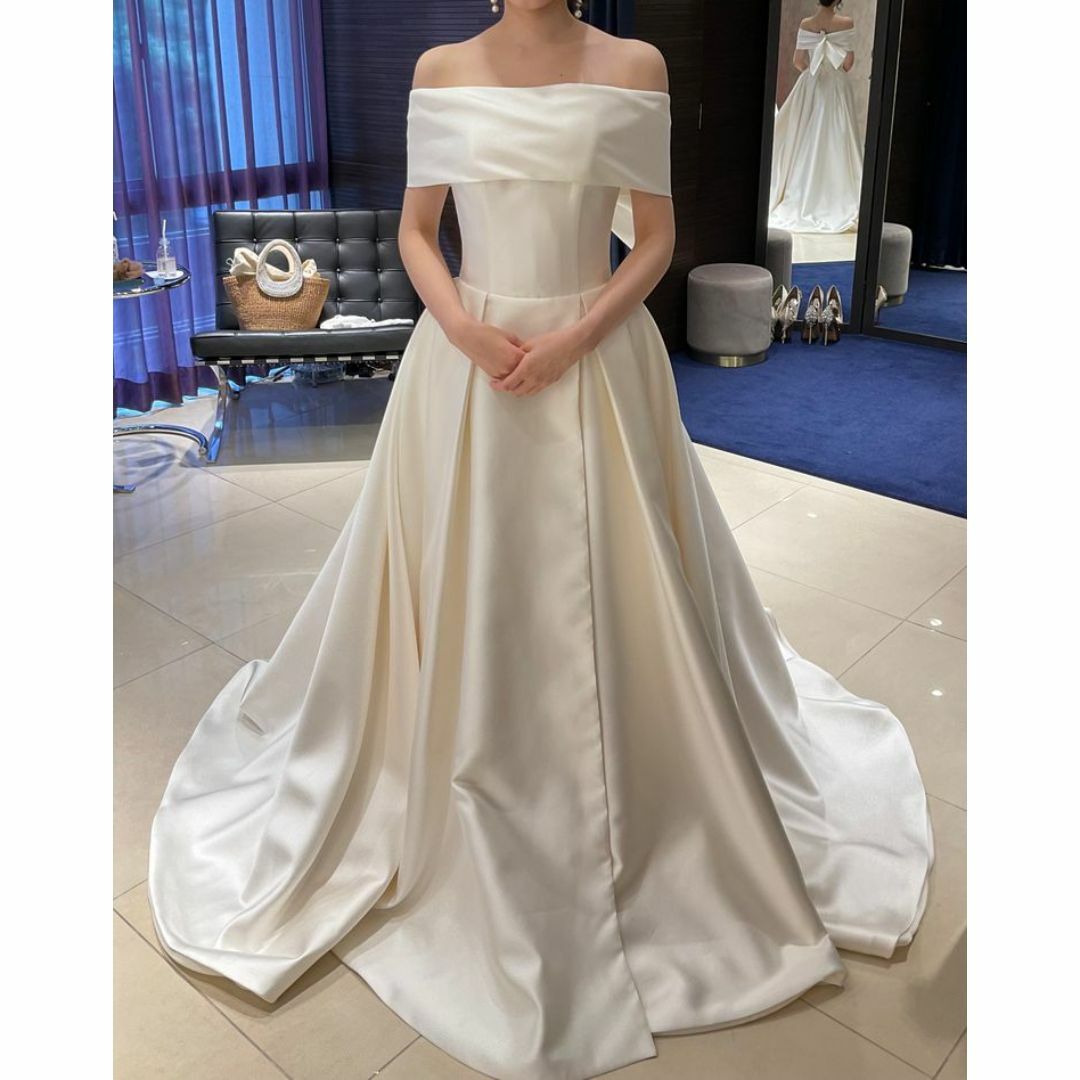 高品質！ウエディングドレス オフショルダー バックリボン 光沢感 結婚式/披露宴