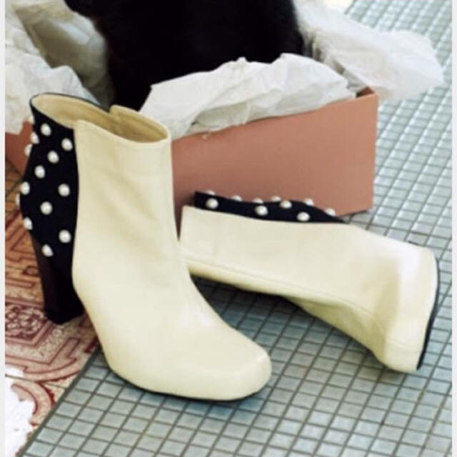 MIIA(ミーア)のMIIA♡パール付きバイカラーブーツ レディースの靴/シューズ(ブーツ)の商品写真