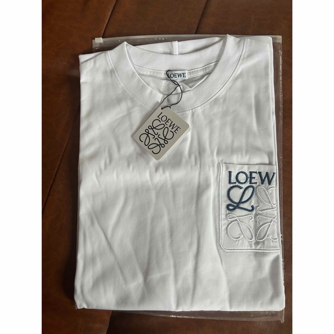 LOEWE - 新品 Loewe ロエベ レギュラーフィット Tシャツ Lサイズ LOEWE - 新品 Loewe ロエベ レギュラーフィット Tシャツ Lサイズ