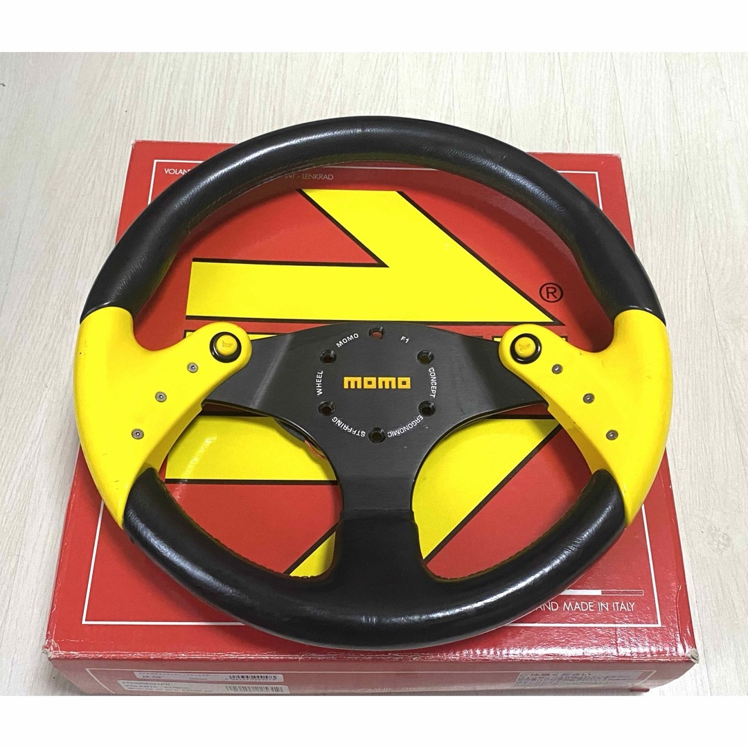 MOMO - 希少 MOMO F1 concept ステアリング 廃盤品 345mmの通販 MOMO - 希少 MOMO F1 concept ステアリング 廃盤品 345mmの通販