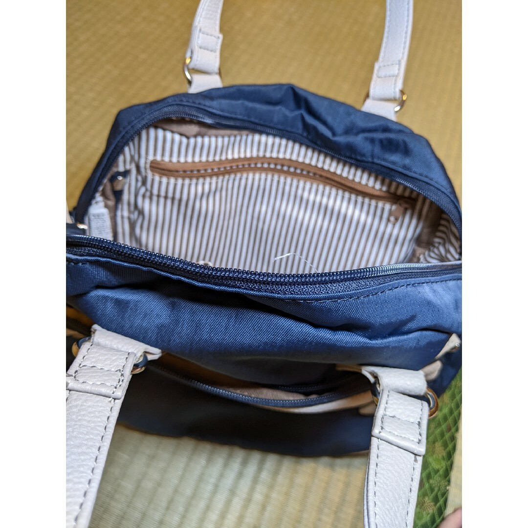 HECATE LONDON　リュック　紺色 レディースのバッグ(リュック/バックパック)の商品写真