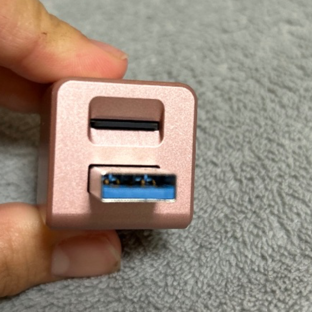 Maktar Qubii Pro ローズゴールド 充電しながら自動バックアップ