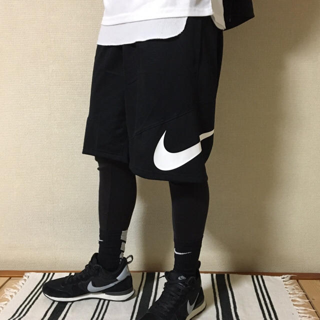 NIKE(ナイキ)の■新品★ナイキ ビッグロゴ ビッグスウォッシュ ハーフパンツ パンツ 黒S■ スポーツ/アウトドアのスポーツ/アウトドア その他(バスケットボール)の商品写真