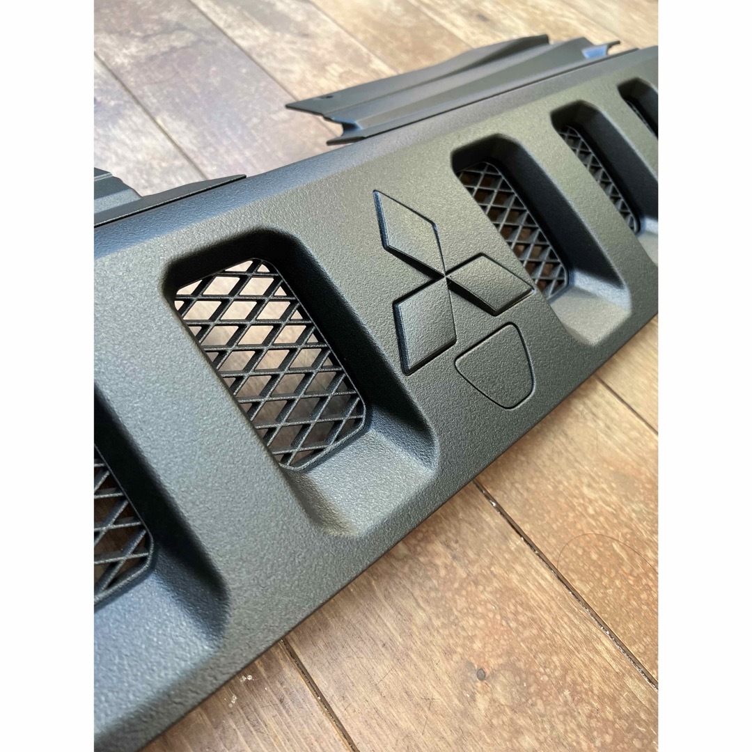 yutomaru様専用 デリカD5 フロントグリル チッピング塗装品 yutomaru様専用 デリカD5 フロントグリル チッピング塗装品