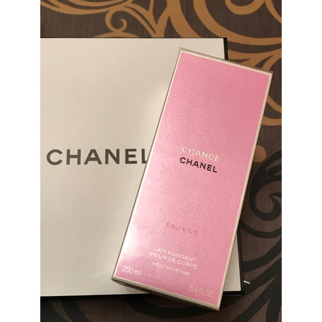 CHANEL(シャネル)の新品 CHANELチャンス オー ヴィーヴ ボディ モイスチャー コスメ/美容のボディケア(ボディローション/ミルク)の商品写真