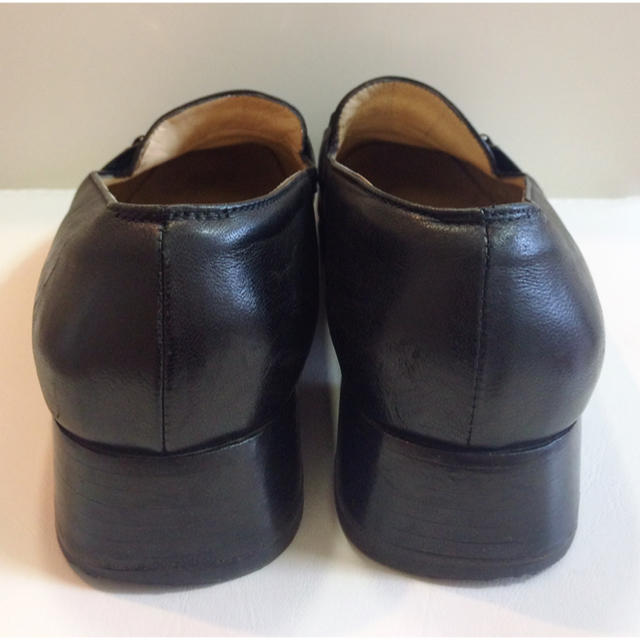 Ferragamo(フェラガモ)のブラックレザー ガンチーニ ローファー♡ レディースの靴/シューズ(ローファー/革靴)の商品写真