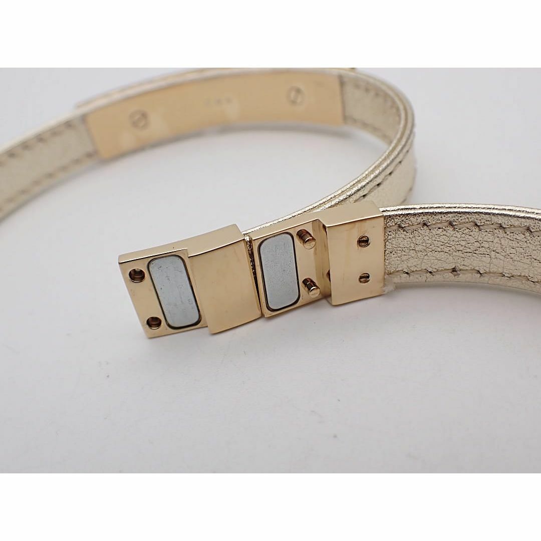 SWAROVSKI - SWAROVSKI スワロフスキー レザー ブレスレット ゴールド バングル Mサイズ 新品同様品 【送料無料】 C-9139【質屋出品】の通販 by 大信質舗ラクマ店(定休日:日祝日(1/14まで休業))|スワロフスキーならラクマ SWAROVSKI - SWAROVSKI スワロフスキー レザー ブレスレット ゴールド バングル Mサイズ 新品同様品 【送料無料】 C-9139【質屋出品】の通販 by 大信質舗ラクマ店(定休日:日祝日(1/14まで休業))|スワロフスキーならラクマ