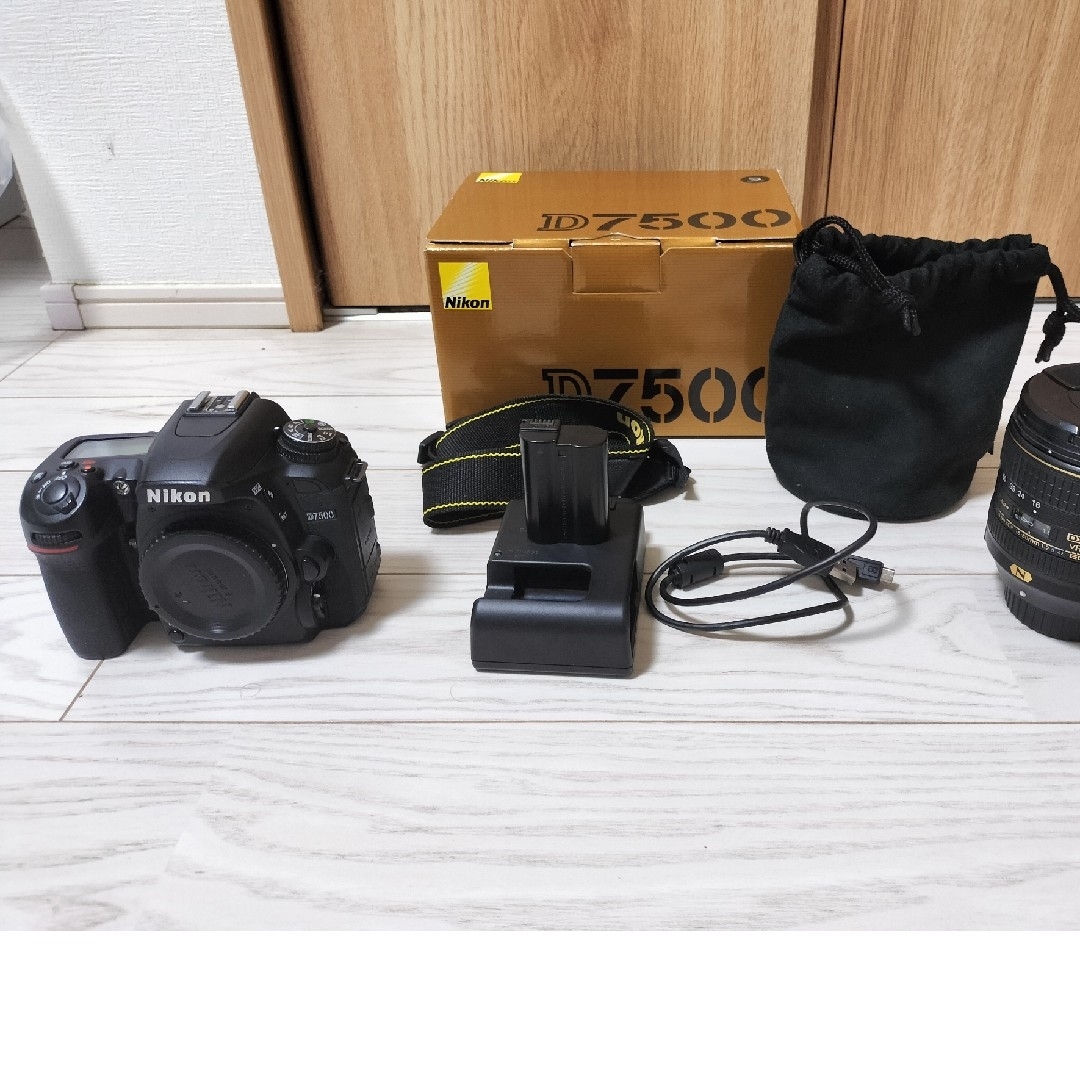 Nikon - D7500 ボディー