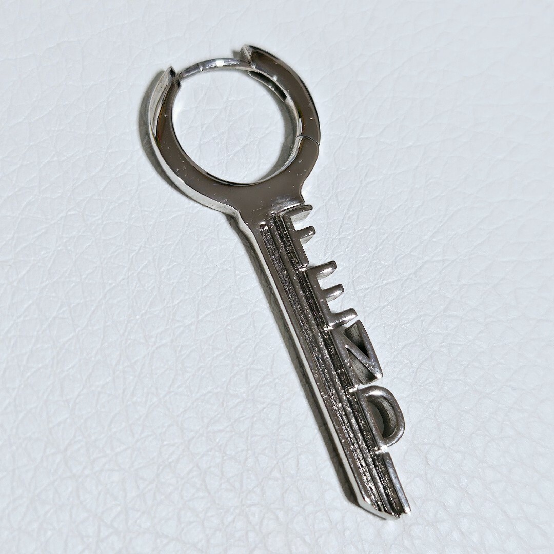 本日限定価格】FENDI 鍵モチーフ 片耳ピアス 佐久間大介 稀少品