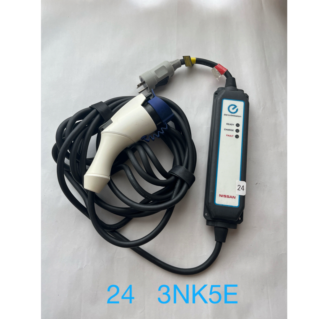 24 【送料込】 純正 日産リーフ 充電ケーブル 3NK5E 24 【送料込】 純正 日産リーフ 充電ケーブル 3NK5E