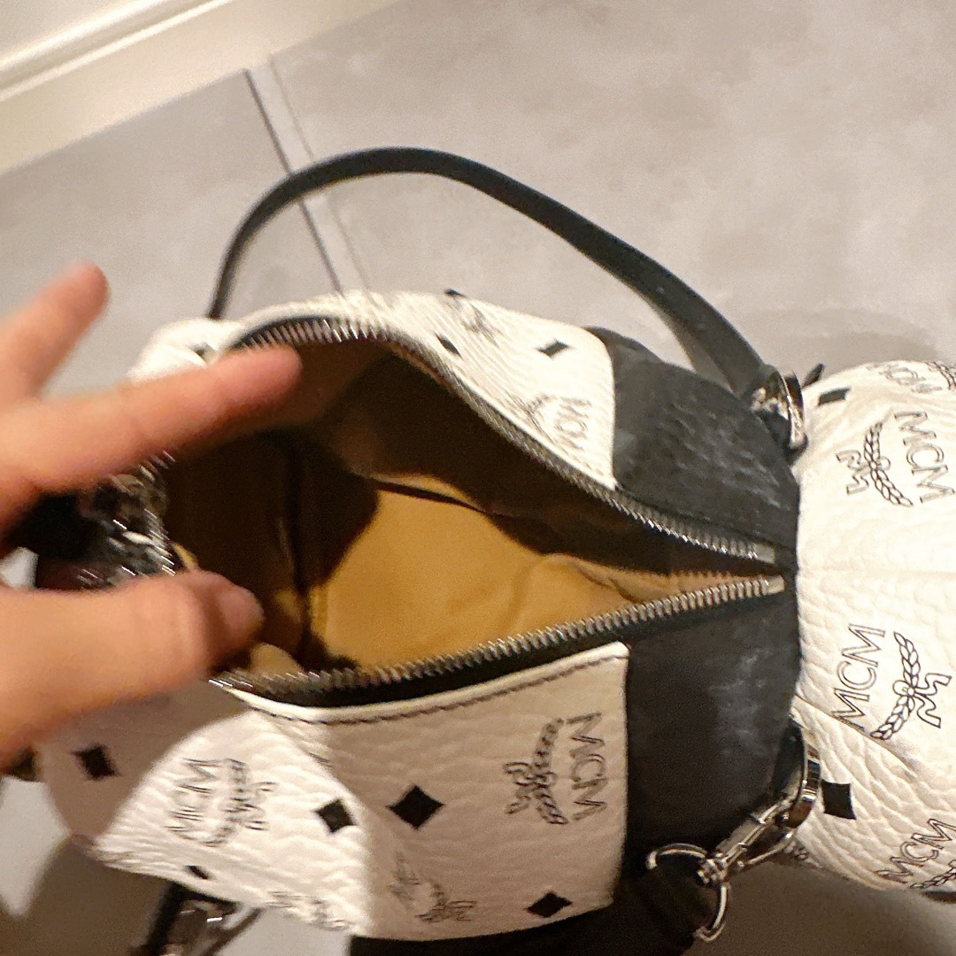 MCM - MCM パンダリュック バックパック ぬいぐるみ MCM - MCM パンダリュック バックパック ぬいぐるみ