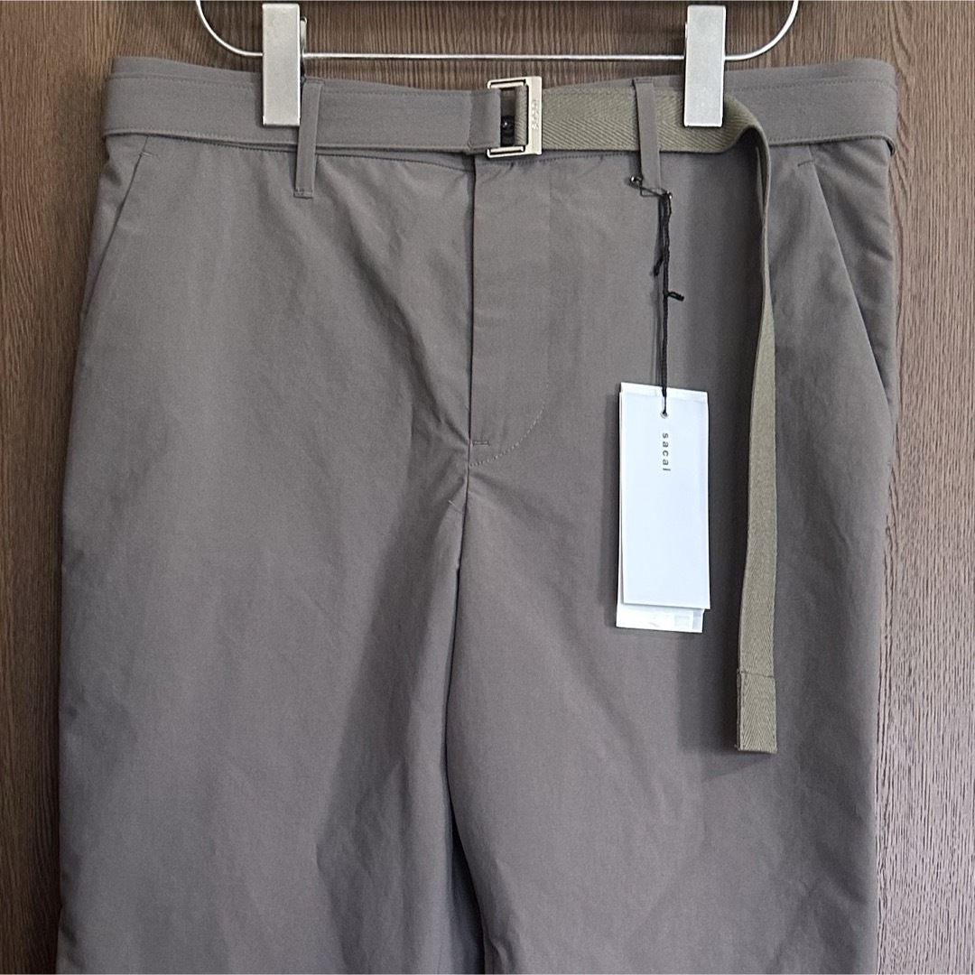 4新品 sacai メンズ スラックス テーパード パンツ ベルト付き 4新品 sacai メンズ スラックス テーパード パンツ ベルト付き