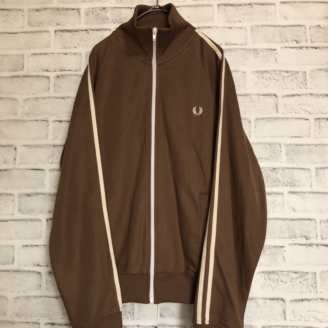FRED PERRY - ブラウン⭐️Fred Perry トラックジャケットS 刺繍 FRED PERRY - ブラウン⭐️Fred Perry トラックジャケットS 刺繍