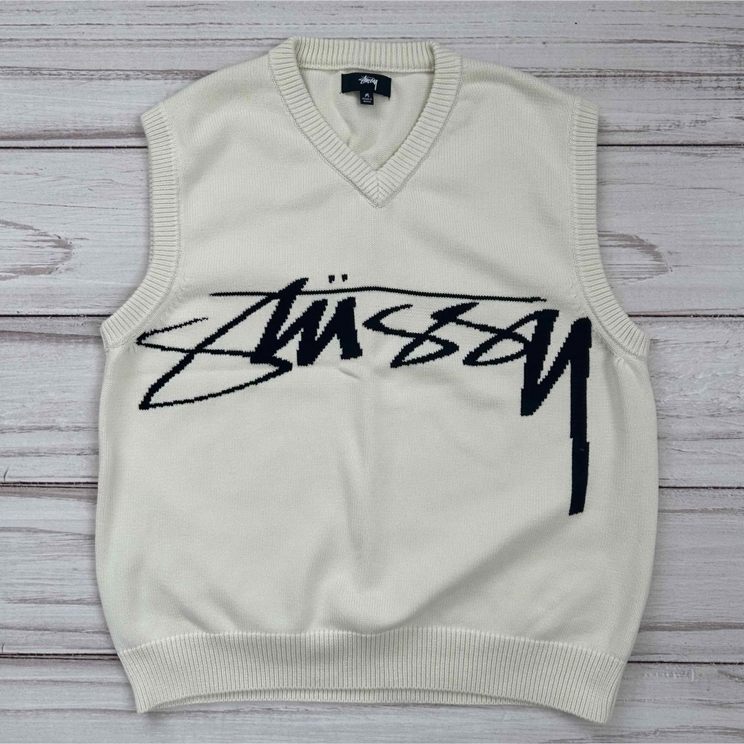 STUSSY - stussy 22ss SWEATER VEST セーターベスト M STUSSY - stussy 22ss SWEATER VEST セーターベスト M