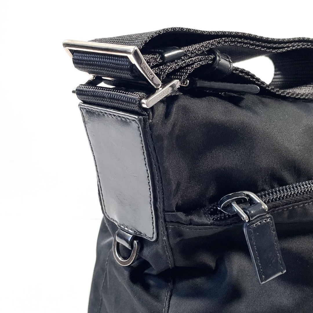 極美品〜美品】プラダ ショルダーバッグ カメラバッグ ナイロン 極美品〜美品】プラダ ショルダーバッグ カメラバッグ ナイロン