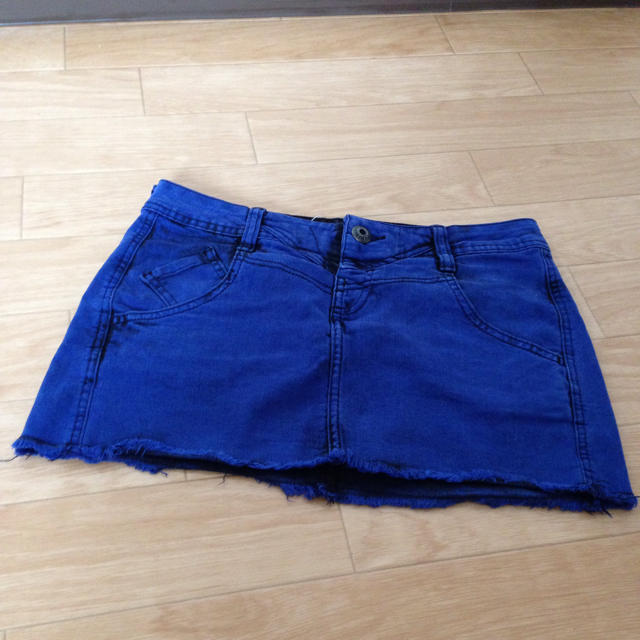 ZARA(ザラ)の青のデニム生地ミニスカート レディースのスカート(ミニスカート)の商品写真
