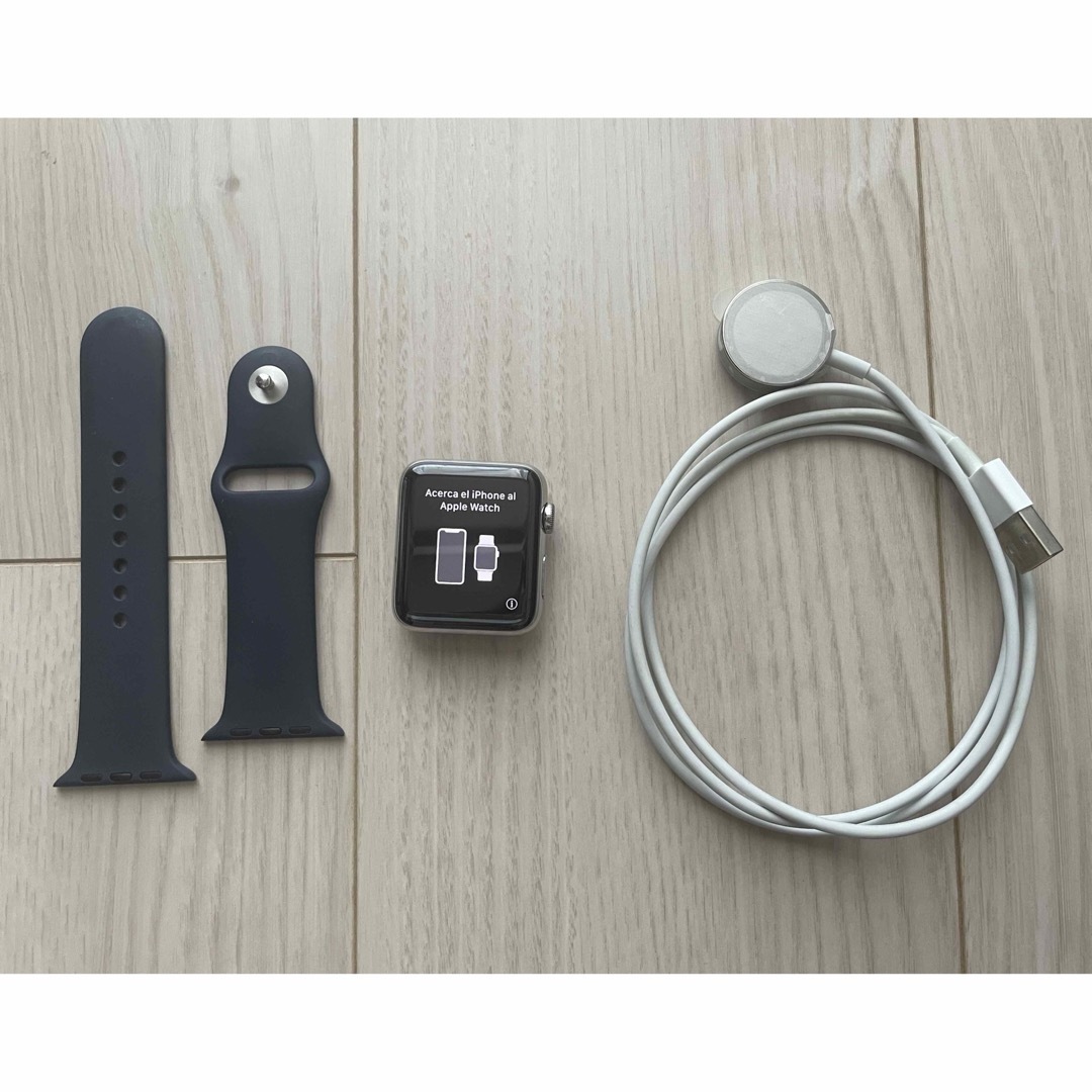稼働品】アップルウォッチ 充電式 シリーズ3 42MM 腕時計(Apple 稼働品】アップルウォッチ 充電式 シリーズ3 42MM 腕時計(Apple