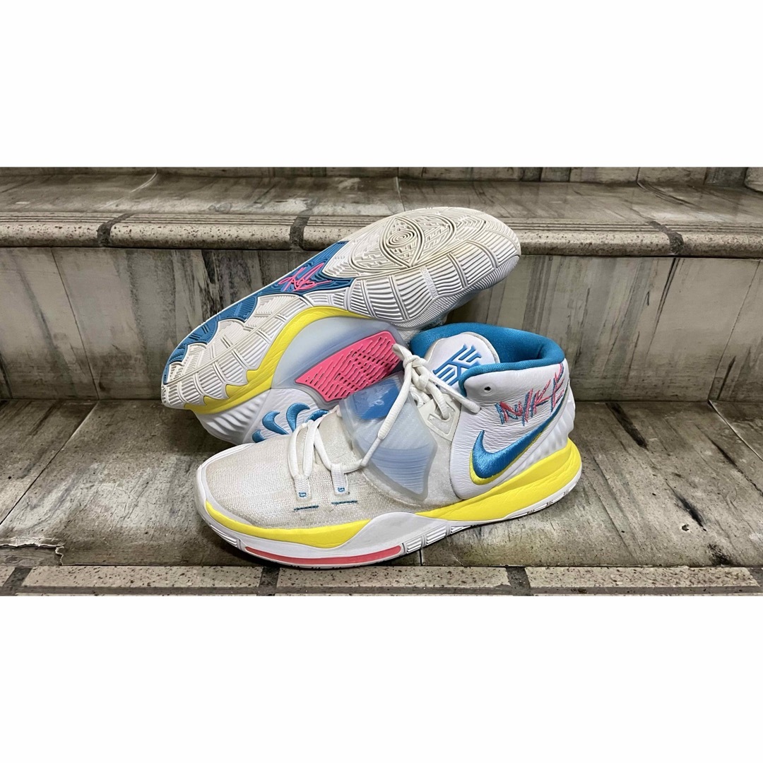 NIKE - ナイキ カイリー6 グラフィティ ホワイト ブルー ピンク NIKE - ナイキ カイリー6 グラフィティ ホワイト ブルー ピンク