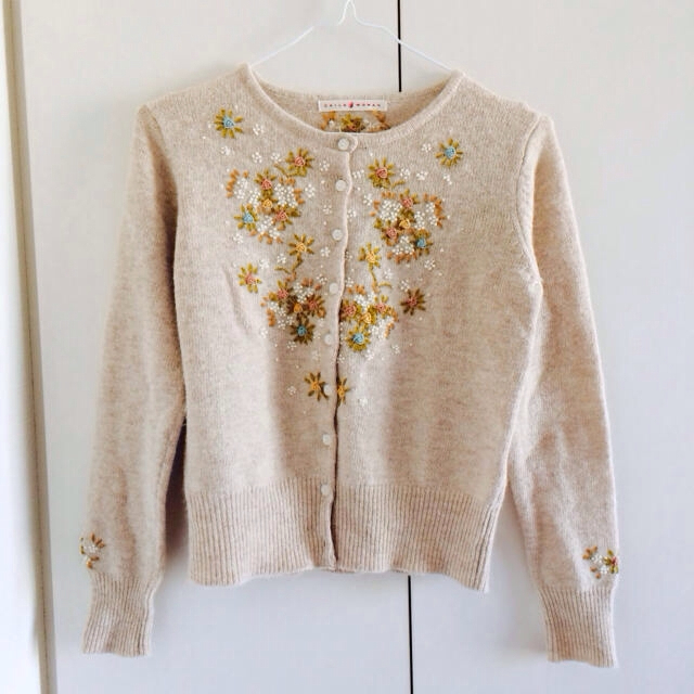 CHILD WOMAN - ウール/アクリルケーブルHANDチェリー刺繍