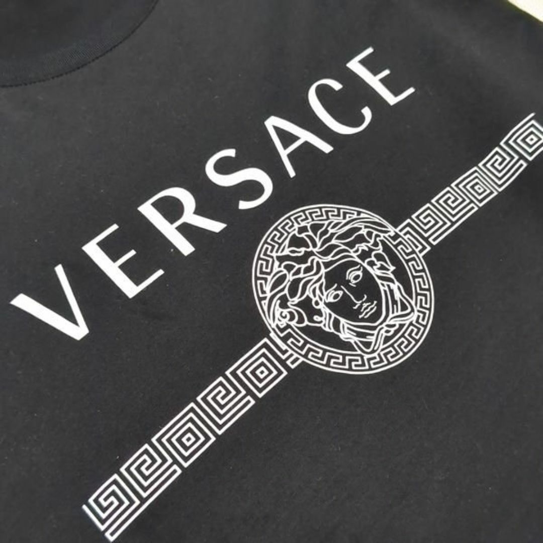 VERSACE - イタリア製 ヴェルサーチ メデューサ ロゴ Tシャツ VERSACE - イタリア製 ヴェルサーチ メデューサ ロゴ Tシャツ