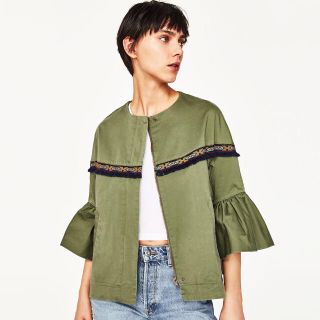 ザラ(ZARA)の新品♡ZARA ザラ フリルスリーブ ミリタリージャケット(ミリタリージャケット)