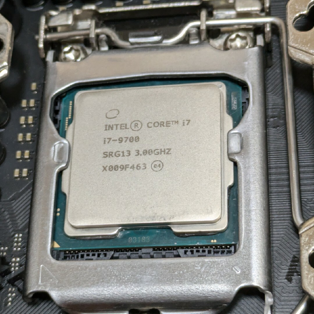 INTEL 嫌がり COREi7-9700 2個セット INTEL 嫌がり COREi7-9700 2個セット