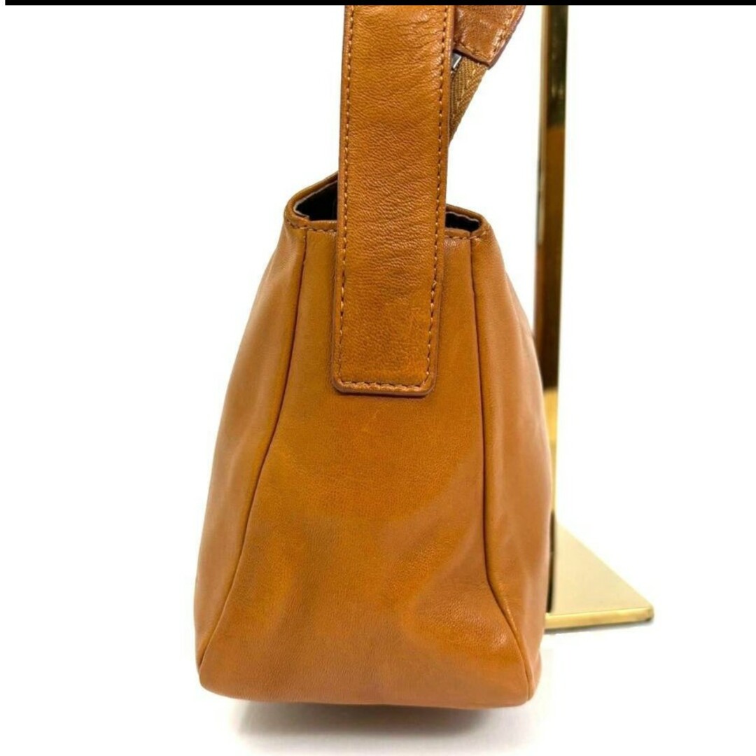 HIROFU ヒロフ ショルダーバッグ レザー Hロゴ ブラウン キャメル レディースのバッグ(ショルダーバッグ)の商品写真