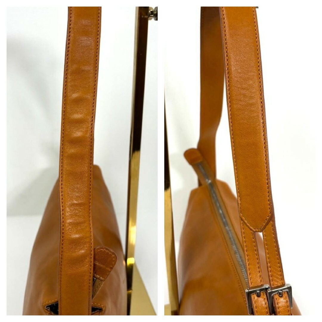 HIROFU ヒロフ ショルダーバッグ レザー Hロゴ ブラウン キャメル レディースのバッグ(ショルダーバッグ)の商品写真