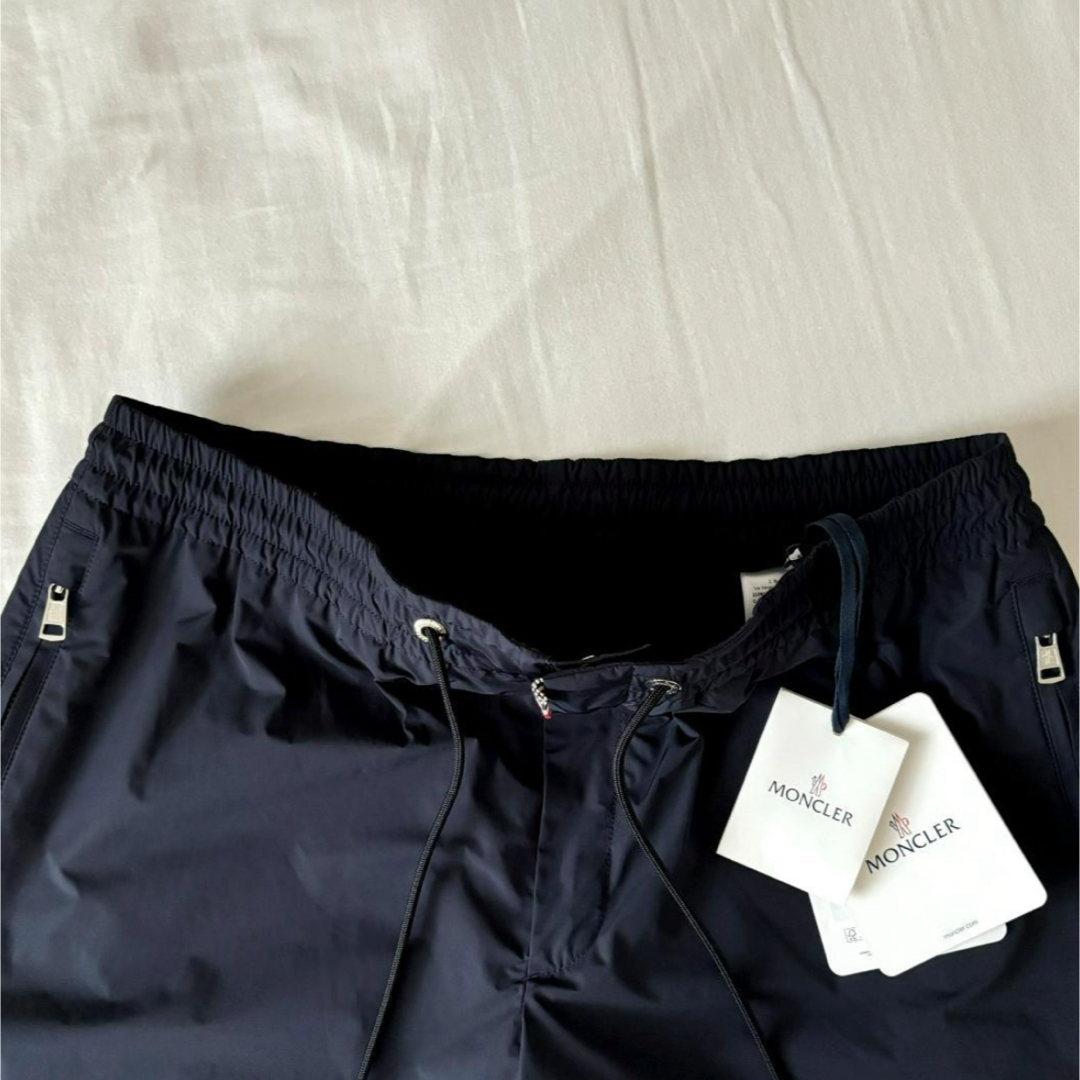 新品未使用タグ付き】 モンクレール ハーフパンツ パンツ 新品未使用タグ付き】 モンクレール ハーフパンツ パンツ