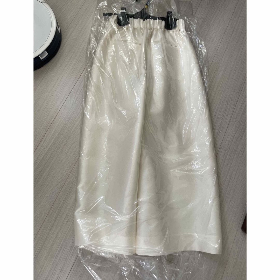 heve シアーサテンガウチョパンツ36新品の通販 by ami's shop heve シアーサテンガウチョパンツ36新品の通販 by ami's shop