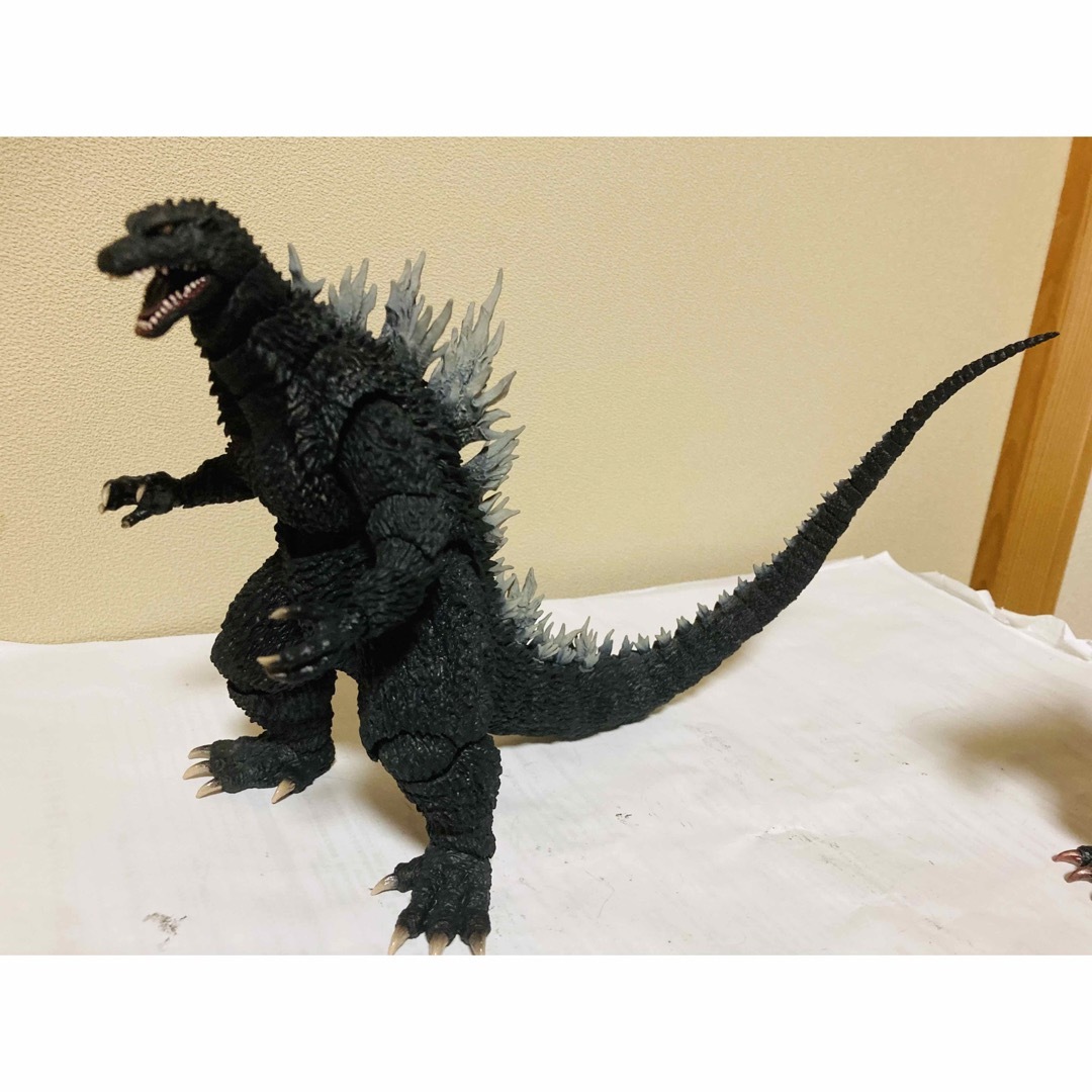 送料無料特集 | 激安の新品・型落ち・アウトレット モンスターアーツ ゴジラ リペイントの通販 by 紙飛行機羽羽s ゴジラ