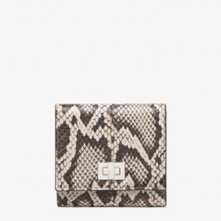FENDI(財布)のフリマアイテム一覧 FENDI(財布)のフリマアイテム一覧
