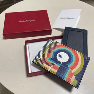 Salvatore Ferragamo(パスケース/IDカードホルダー)のフリマ Salvatore Ferragamo(パスケース/IDカードホルダー)のフリマ