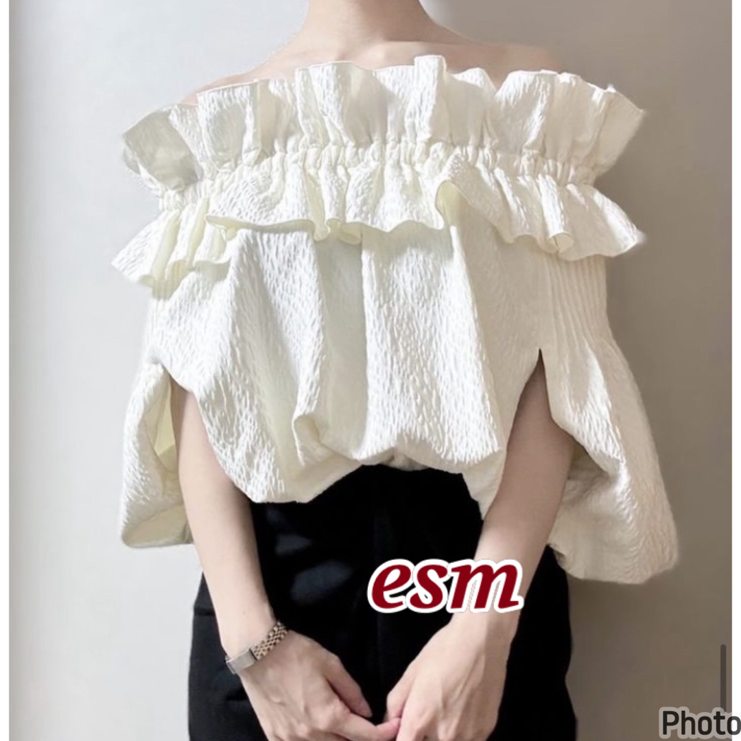 ánuans - laubeblanc Raffle balloon cape Blouseの通販 by esm ánuans - laubeblanc Raffle balloon cape Blouseの通販 by esm
