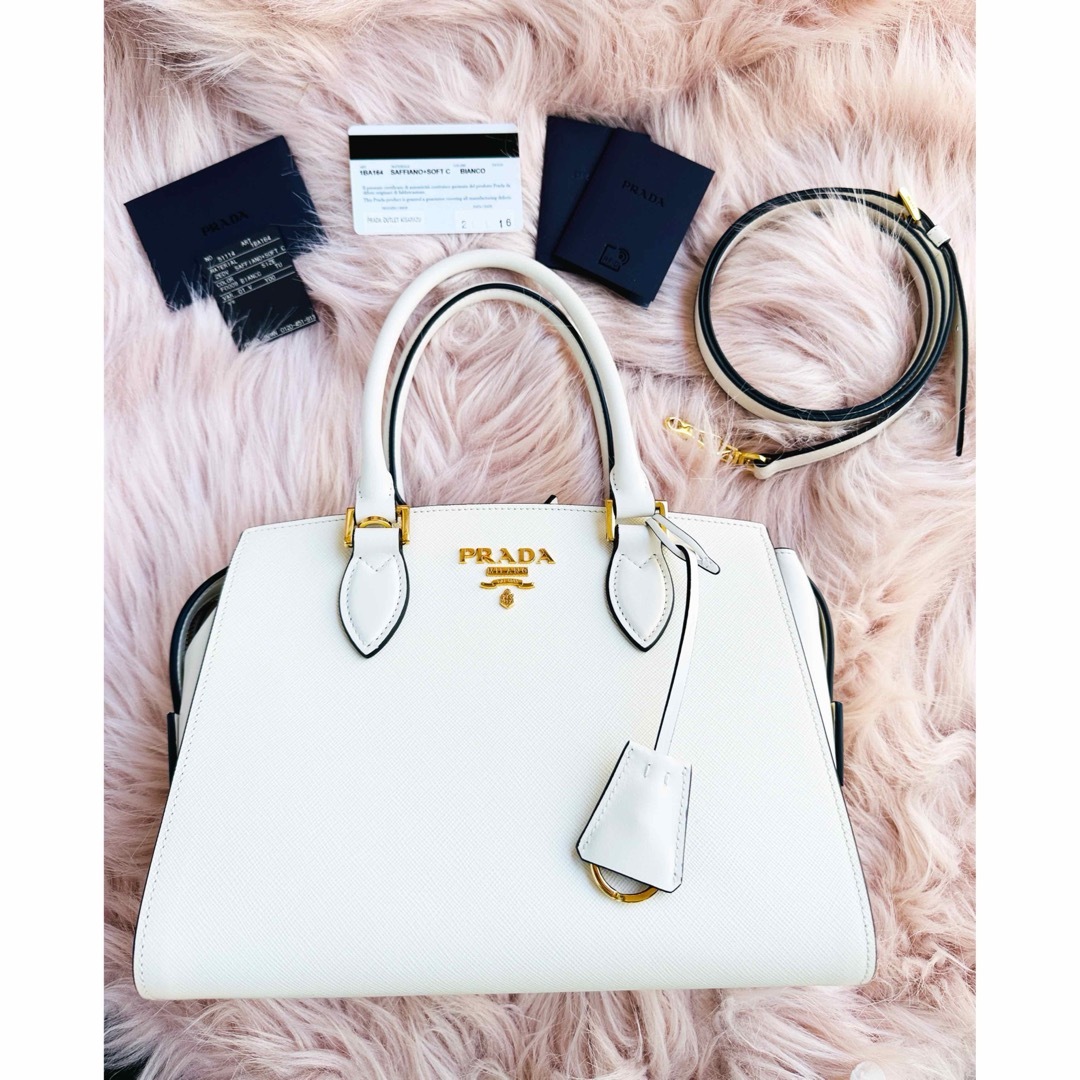 PRADA - 期間限定 未使用近い プラダ サフィアーノ ハンドバッグ PRADA - 期間限定 未使用近い プラダ サフィアーノ ハンドバッグ