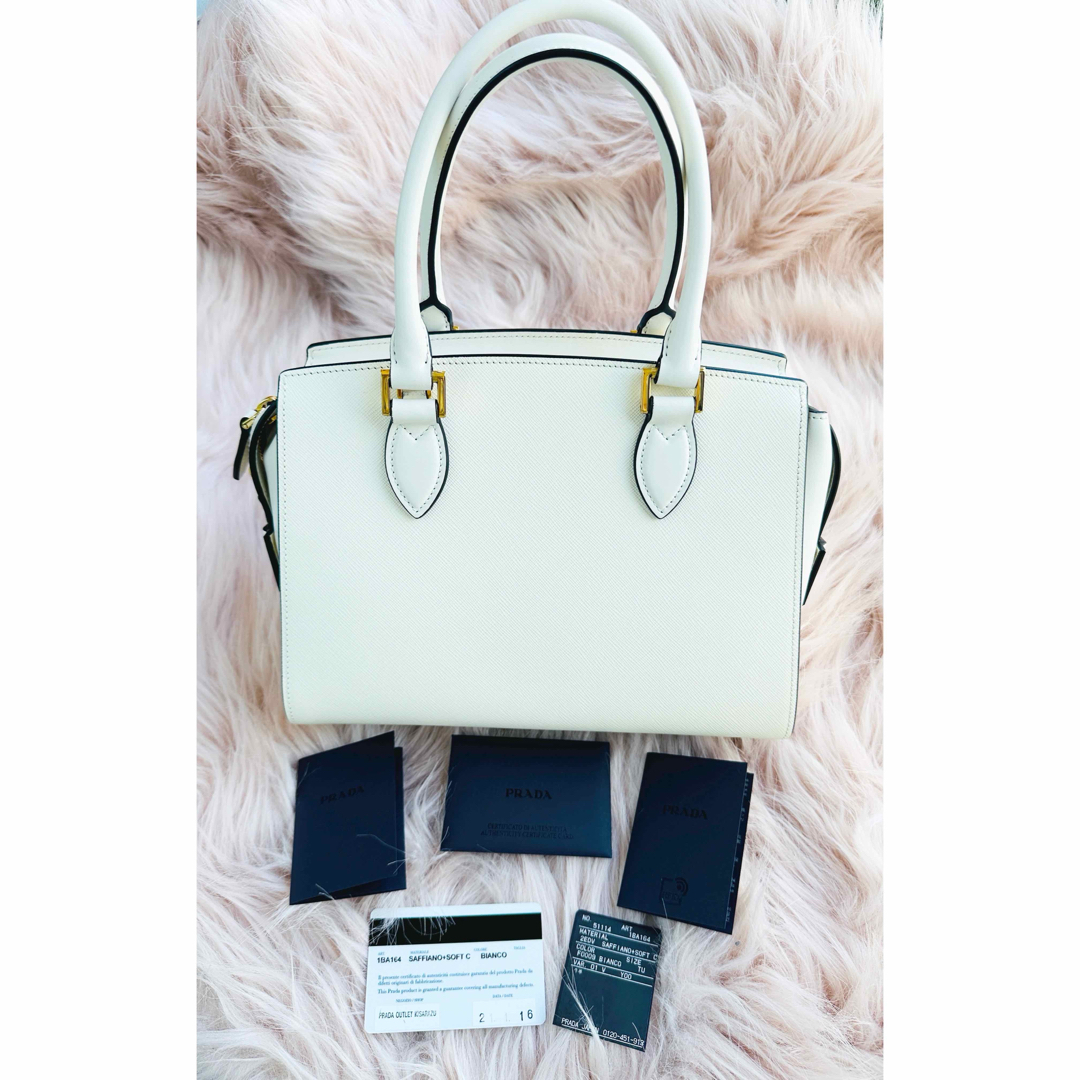 PRADA - 期間限定 未使用近い プラダ サフィアーノ ハンドバッグ PRADA - 期間限定 未使用近い プラダ サフィアーノ ハンドバッグ