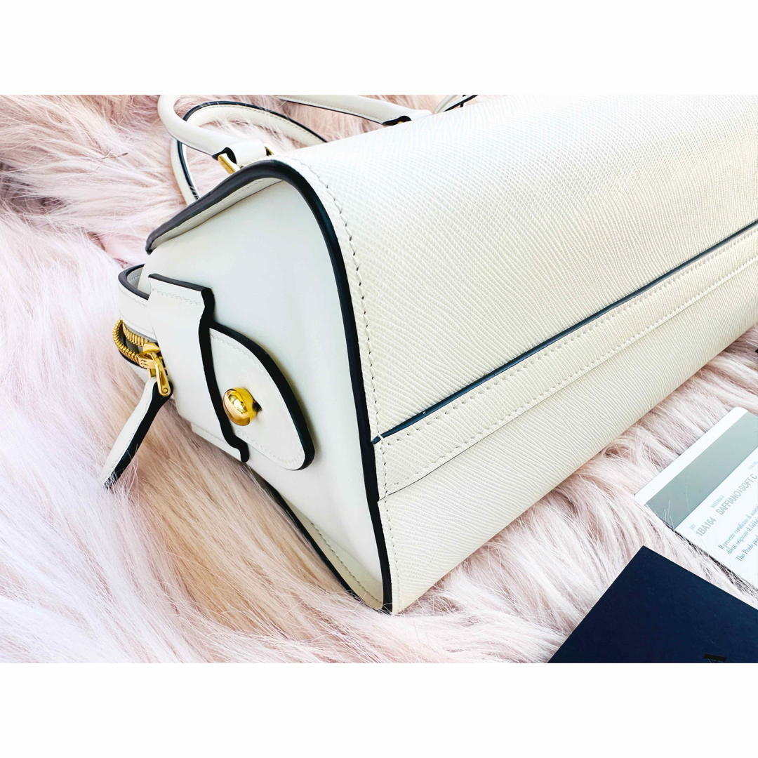 PRADA - 期間限定 未使用近い プラダ サフィアーノ ハンドバッグ PRADA - 期間限定 未使用近い プラダ サフィアーノ ハンドバッグ