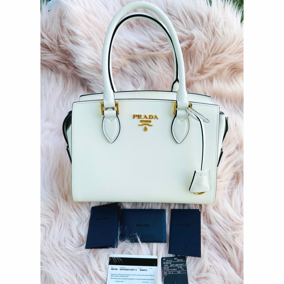 PRADA - 期間限定 未使用近い プラダ サフィアーノ ハンドバッグ PRADA - 期間限定 未使用近い プラダ サフィアーノ ハンドバッグ
