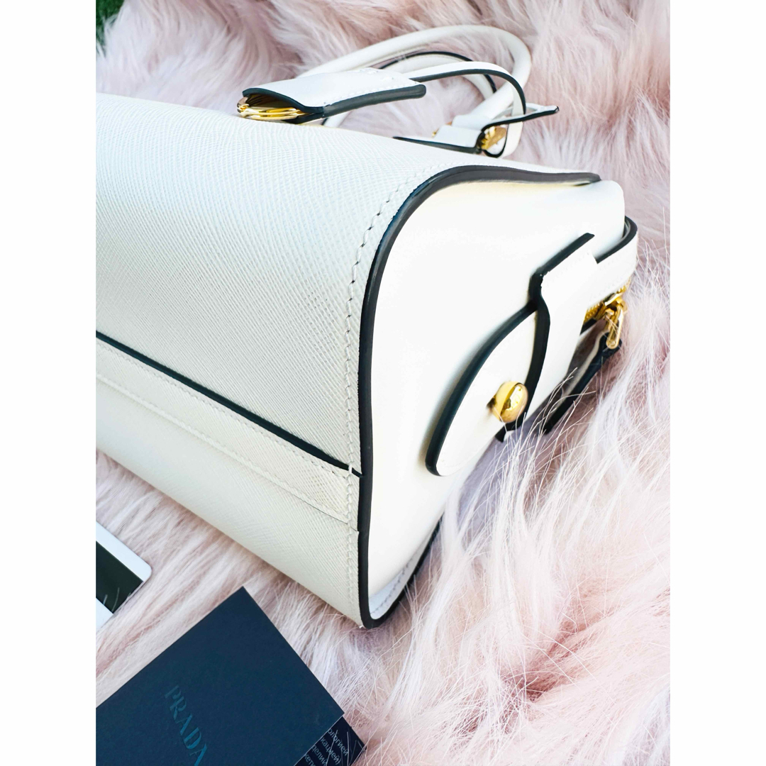 PRADA - 期間限定 未使用近い プラダ サフィアーノ ハンドバッグ PRADA - 期間限定 未使用近い プラダ サフィアーノ ハンドバッグ