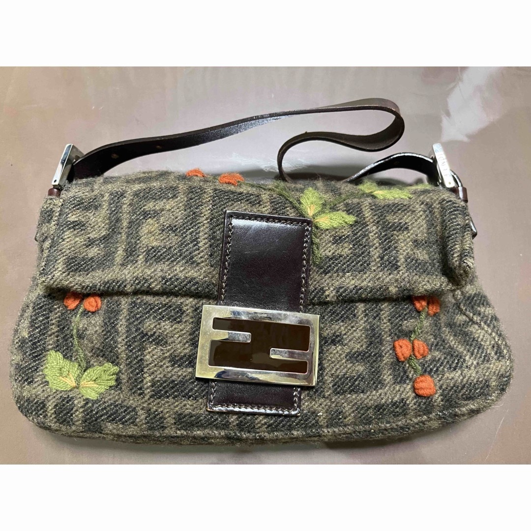 FENDI - FENDI マンマバケット ウール 刺繍 ズッカ ブラウン ヴィンテージ