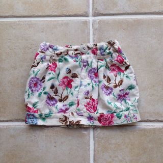 ザラ(ZARA)の春めく🎀花柄スカート(その他)