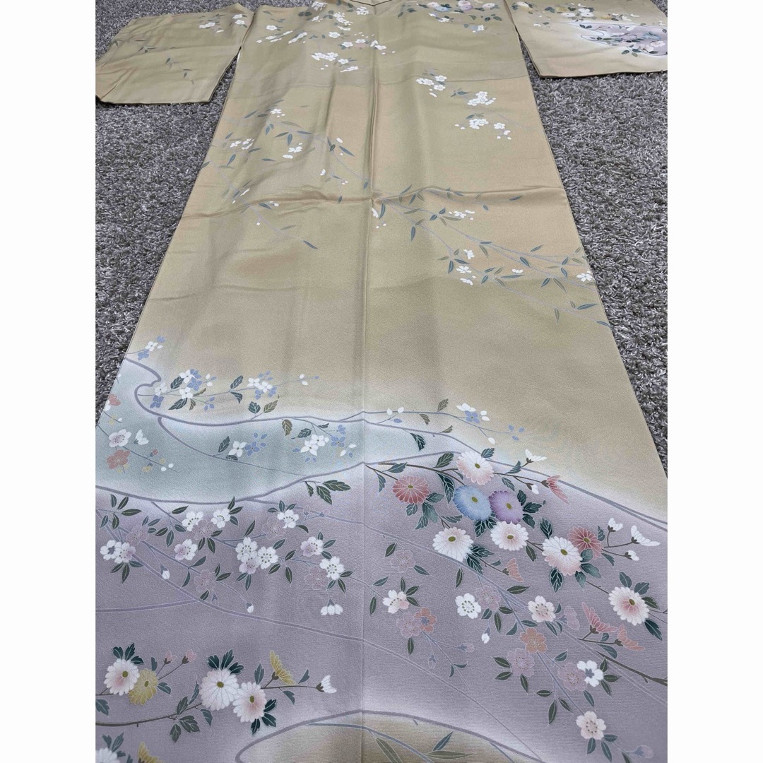 新品未使用‼️ 訪問着 友禅 ちりめん 正絹 ベージュ 花 新品未使用‼️ 訪問着 友禅 ちりめん 正絹 ベージュ 花