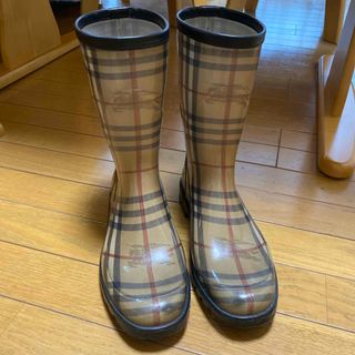 BURBERRY(レインブーツ/長靴)のフリマアイテム一覧 BURBERRY(レインブーツ/長靴)のフリマアイテム一覧