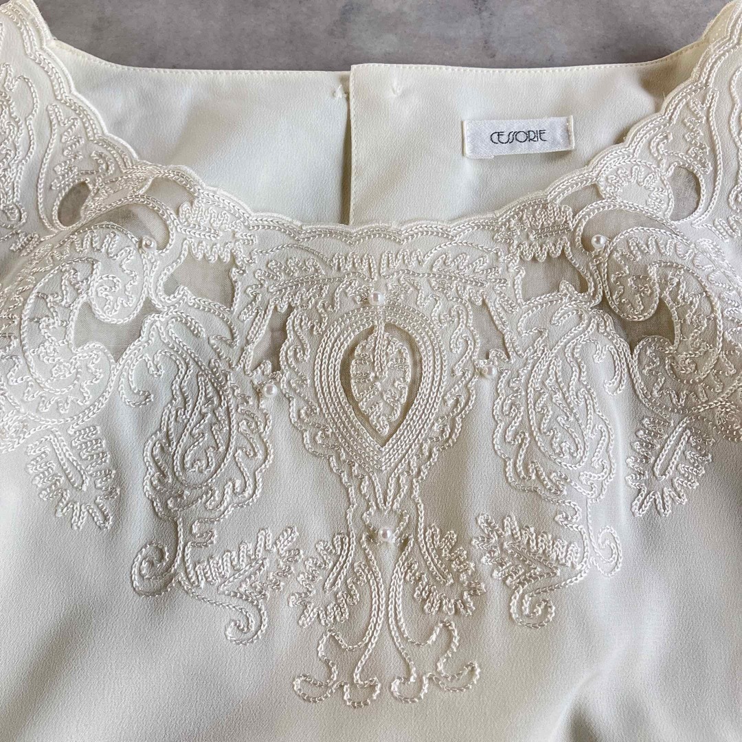 Lochie - used レトロ 刺繍 トップス 古着 ヴィンテージ vintage